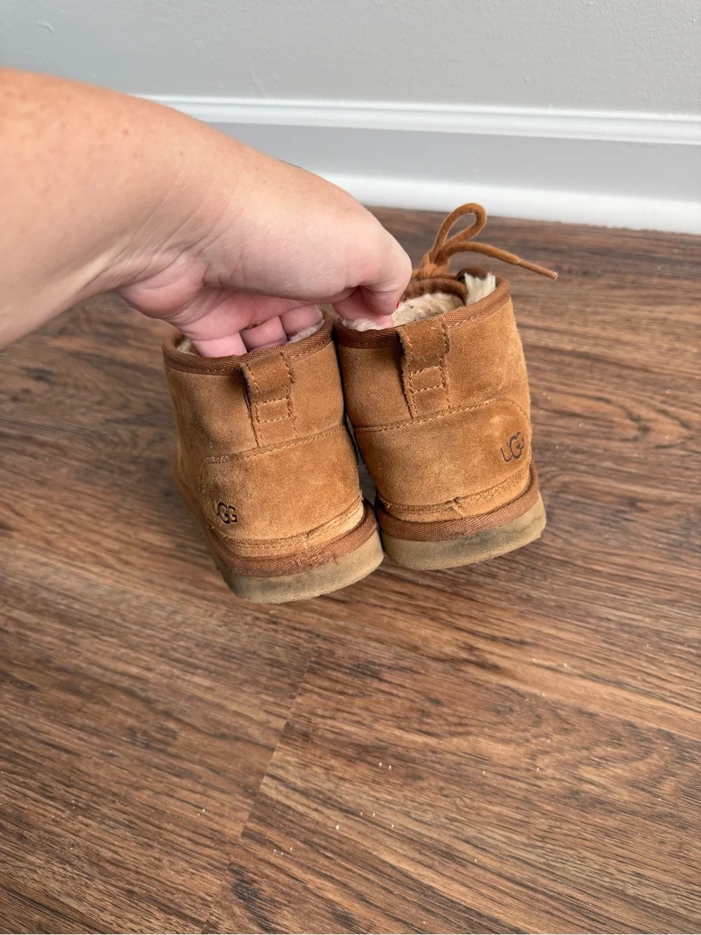 UGG Brown Suede Leather Shearling Neumel Boots Shoes Size 6 Women’s